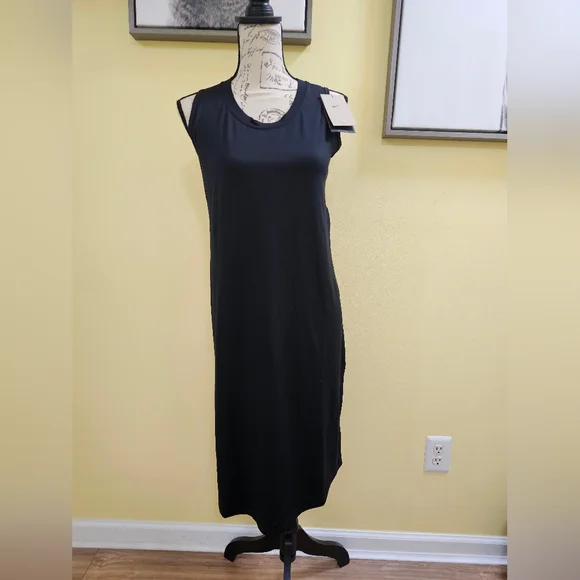 Nike (M)Women's Dri-FIT Slim-Fit Knit Dress(Maternity) - Picture 3 of 14